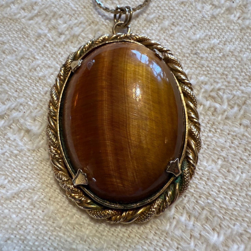 Elegant Vintage Tiger Eye Pendant Necklace